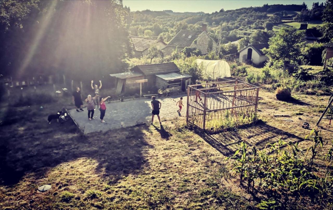 Carazen , Caravane Chauffee Saint-Silvain-Bellegarde Bagian luar foto